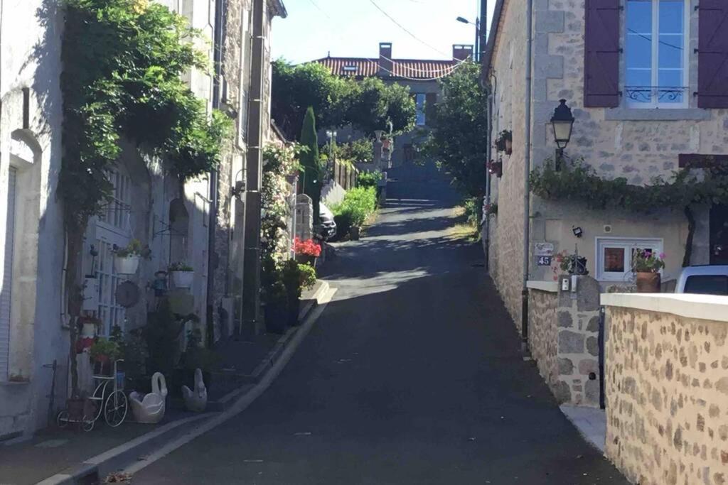 Breesfalt Gite Accomodation Vila Maisonnais-Sur-Tardoire Exterior foto