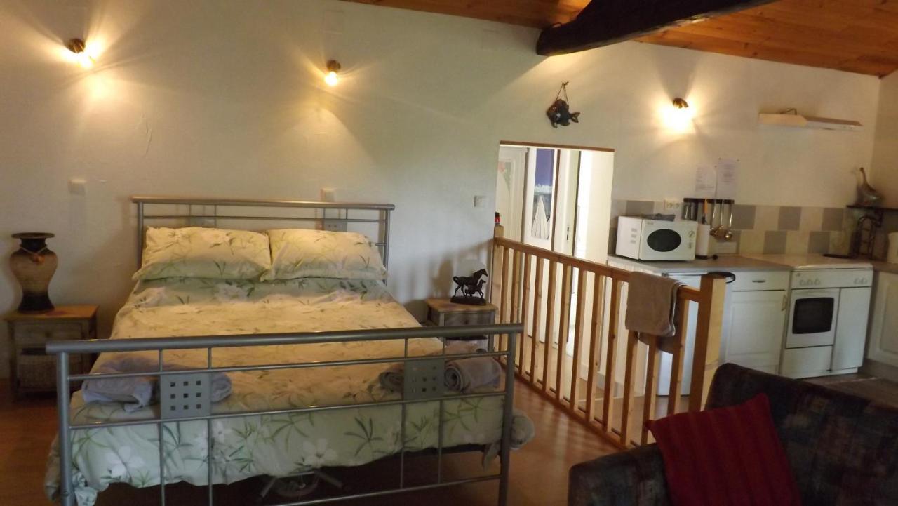 Breesfalt Gite Accomodation Vila Maisonnais-Sur-Tardoire Exterior foto