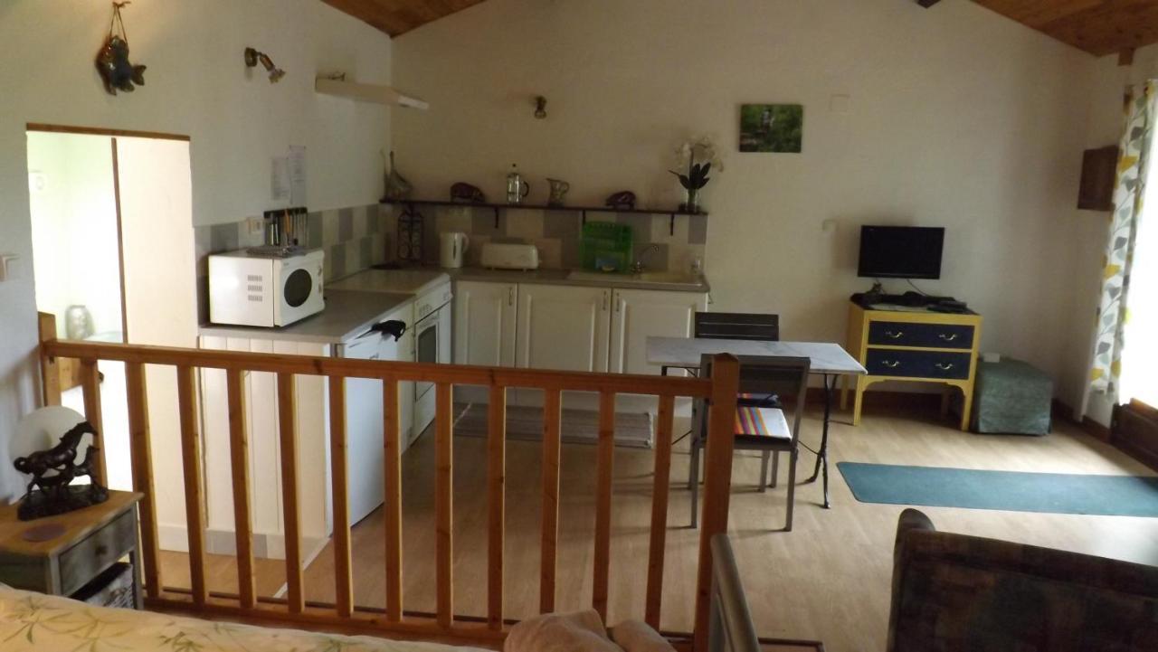 Breesfalt Gite Accomodation Vila Maisonnais-Sur-Tardoire Exterior foto