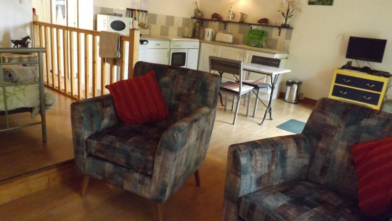 Breesfalt Gite Accomodation Vila Maisonnais-Sur-Tardoire Exterior foto